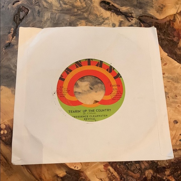 💥3/$20 Vintage Creedence Clearwater Revival Vinyl Record 45 RPM - Picture 5 of 5